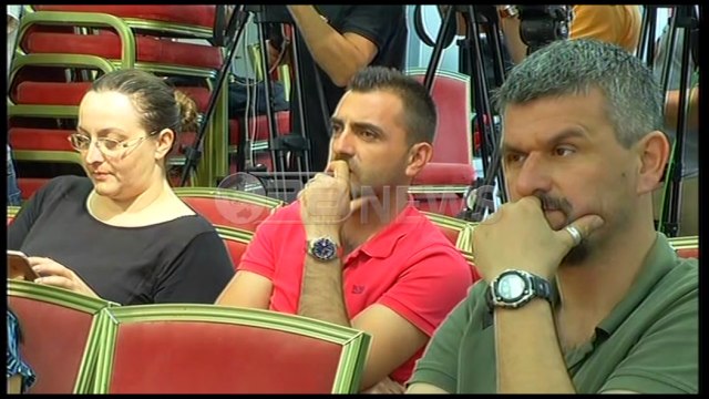 Ora News – “Shtypni shushunjat”, LSI i përgjigjet Ramës: Sistemi i korruptuar prej teje