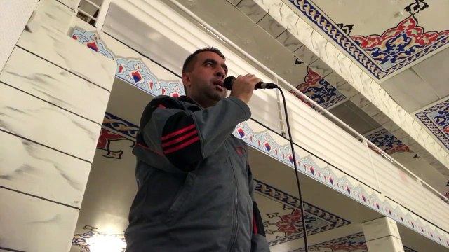 Kamet, Nedir ve Nasil Getirilir? HAFIZ METIN DEMIRTAS. KABE MÜEZZINI TAKLIDI - SHEIKH ALI MULLA. Kabede namaz icin kamet. Kamet dinle. ARAP MAKAMI KABE USULU KAMET. Kabede kamet nasil getiriliyor. Kamet nedir, nasil okunur, sözleri, anlami, okunusu.