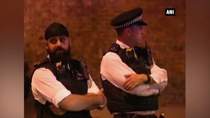 SULMOHEN MYSLIMANET NE LONDER, ARRESTOHET AUTORI, NE PARIS NJE PERSON PERPLAS MAKINEN E POLICISE LAJ