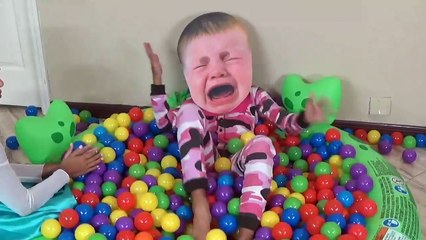 Bébés bébé mal gros pleurs gelé tête la magie Magie voir à Il jouets vidéo contre Gumballs w elsa