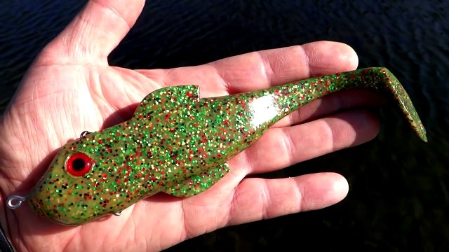 Testing a new weed-less lure for pike, muskie & bass. Тест новой приманки-незaцепляйки для щуки.
