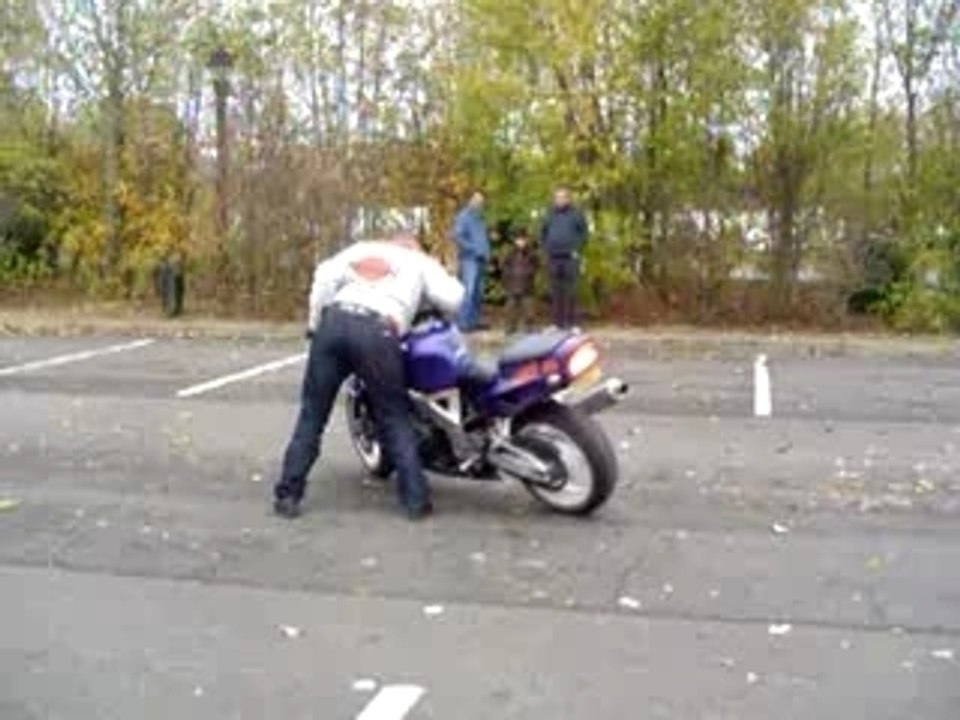 Ville haute burn en rond CBR 900