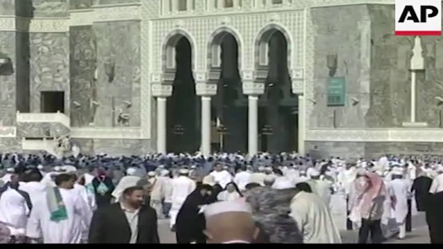 SULM KAMIKAZ NE XHAMINE E MEKES, NGA SHPERTHIMI PRANE XHAMISE PLAGOSEN 11 PERSONA LAJM