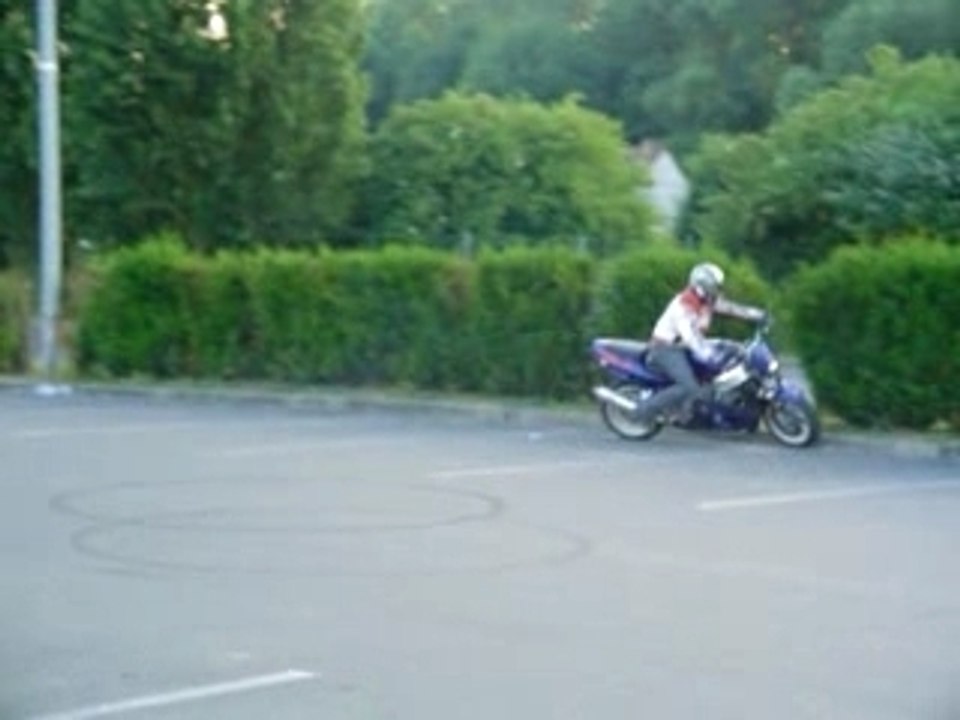 mini stunt à leclerc 900 CBR