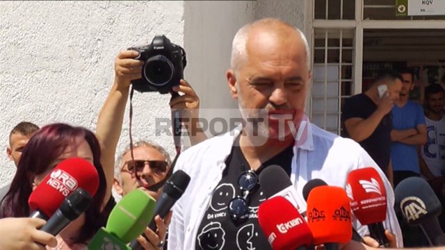 Report TV - Edi Rama voton: Besimplotë se sot do kemi një ditë shumë të bukur