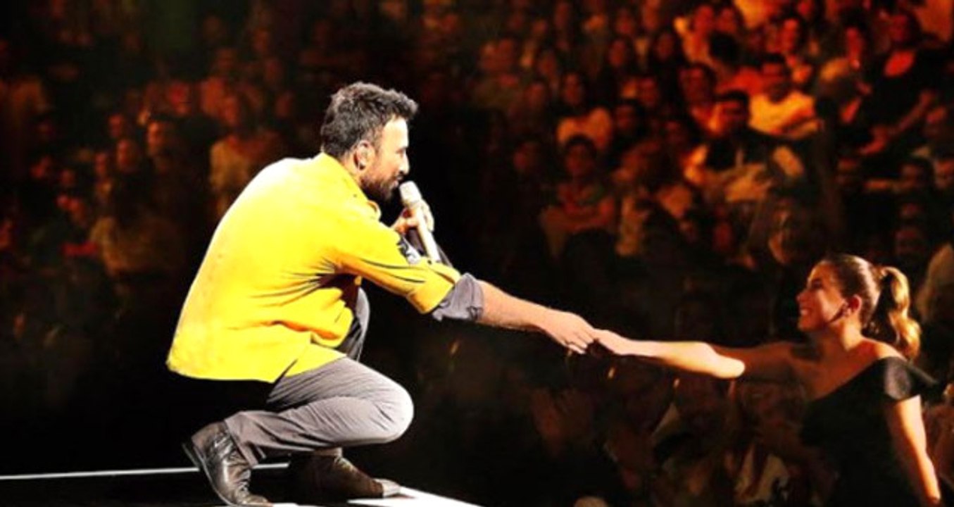 Tarkan'dan Eşini Mest Edecek Sözler: Bana Öyle Bakma Gözlerimi Senden Alamıyorum