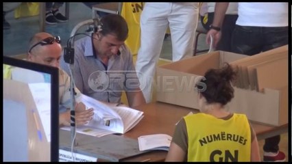 Ora News - Zgjedhjet 2017 - Ne Elbasan pezullohet numërimi në pallatin e sportit