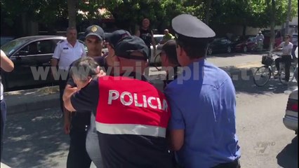Incidenti me eskortën e Bushatit, ndërhyn policia (video) - News, Lajme - Vizion Plus