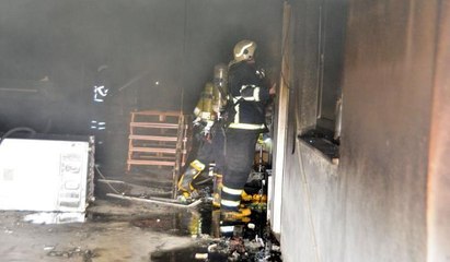 Mobilya atölyesi yangında küle döndü