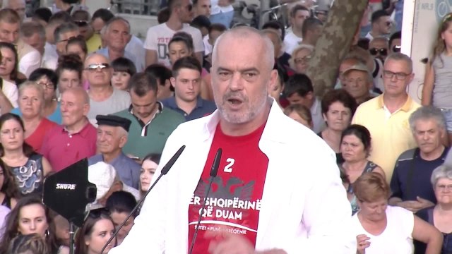 SOCIALISTET FESTOJNE FITOREN, RAMA “SHQIPTARET VENDOSEN KUQEZI, TE PUNOJME PER REFORMAT” LAJM