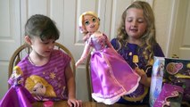 Oeuf géant palais animaux domestiques pâte à modeler Princesse emmêlés Disney rapunzel surprise |