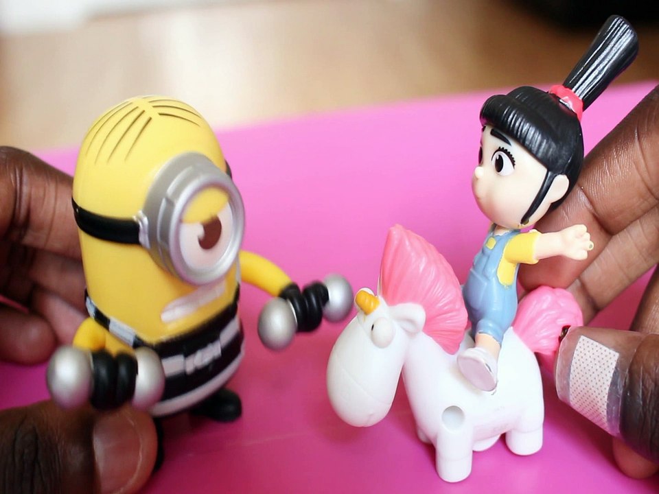 MINION GETS TWO EYES BOSS BABY AGNES GRU DESPICABLE ME 3 DREAMWORKS BLE SKY Toys Kids Video LEARNING