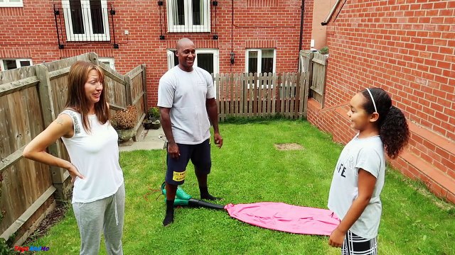 GIANT BALLOON TOY SURPRISE! Shopkins Happy Places Shoppies Toy Opening