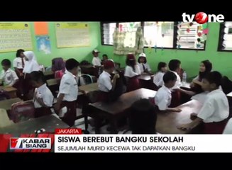Ratusan Siswa Berebut Bangku Sekolah