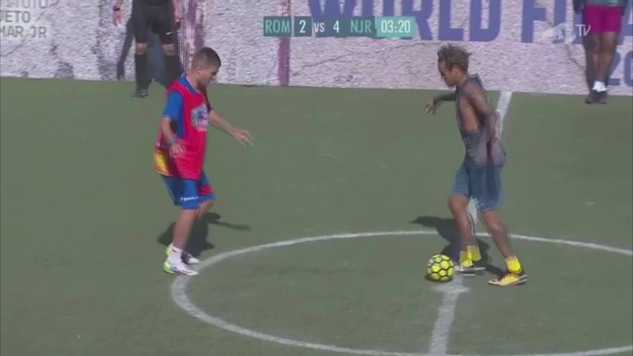 Neymar danse la samba !