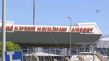 Motoruna Kuş Çarpan Uçak Acil İniş Yaptı