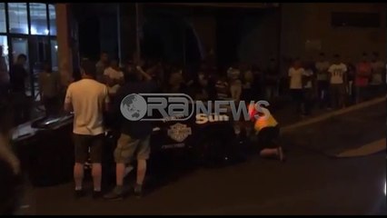 Ora News - Shkon keq udhëtimi i Gumball 3000, një nga automjetet ngec në Shkodër