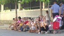 Report TV - Banorët konflikt me ndërtuesin për pronën, vijojnë qëndrimin te prokuroria e Tiranës