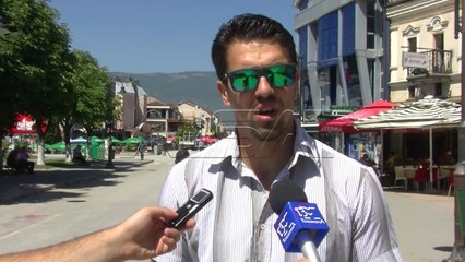 СТРУГА - Купишта смет пред општинската зграда