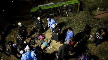 Tur Otobüsü Tepeye Çıkarken Alt Yola Yuvarlandı! Feci Görüntüler Geldi