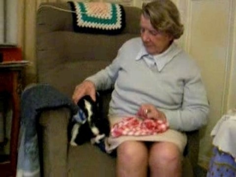 Cayenne joue avec Angèle!