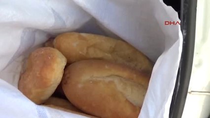 Gaziantep El Konulan Ekmekler Vatandaşlara Dağıtıldı