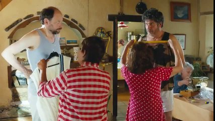 Un Village presque parfait (2013) FRENCH 720p (480p_25fps_H264-128kbit_AAC)