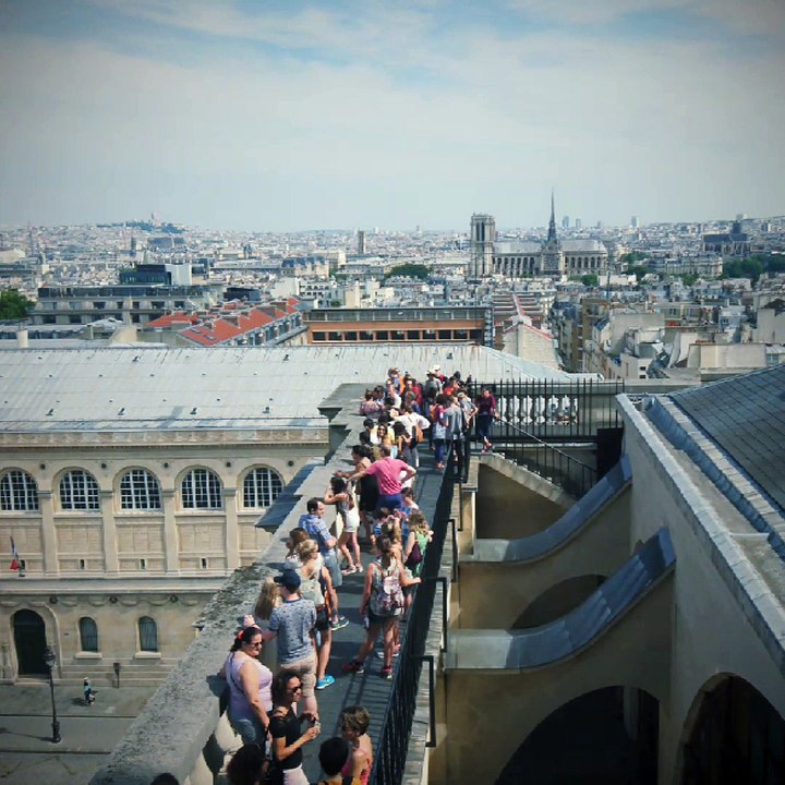 le PANTHEON aux GRANDES DAMES et  GRANDS HOMMES la PATRIE reconnaissante