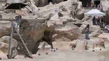 Expertos realizan mantenimiento de la Fontana de Trevi