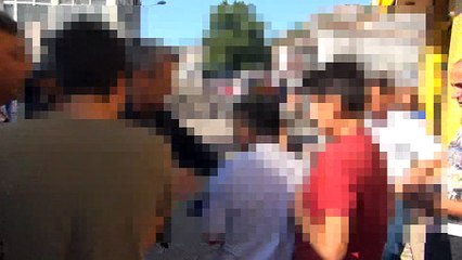 Kendini ustura ile kesti...