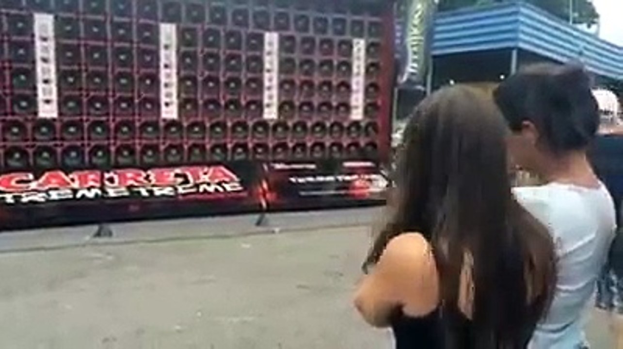 Ce mur d'enceintes vous fait trembler tout le corps !!