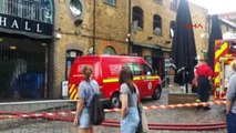 Londra'nın Gözde Alışveriş Merkezi Camden Lock Market'te Yangın
