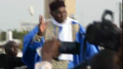 Vidéos-arrivée de Wade à Dakar: suivez l'embiance électrique