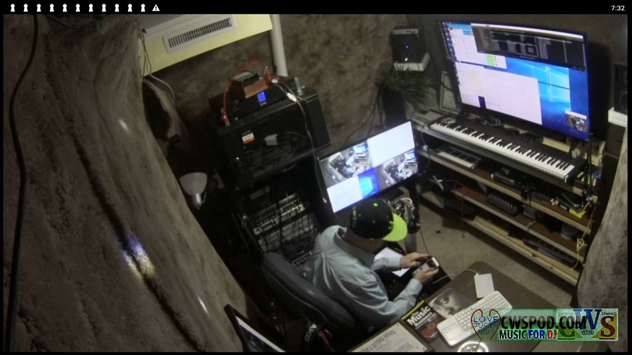 Creative Wind Studios Production Originality Desk (420)