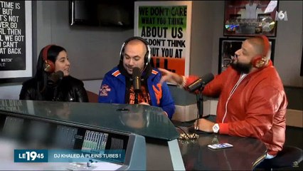 La star de l'été DJ Khaled fête son succès avec du champagne au petit déjeuner - Regardez