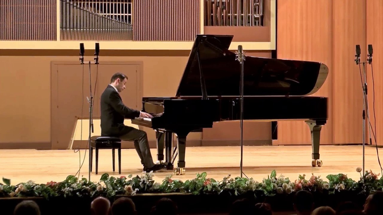 Giorgi Latso plays Debussy Images (B.1) Reflets dans l'eau