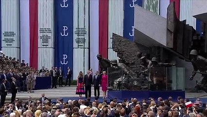 Polish first lady passes over Trumps handshake