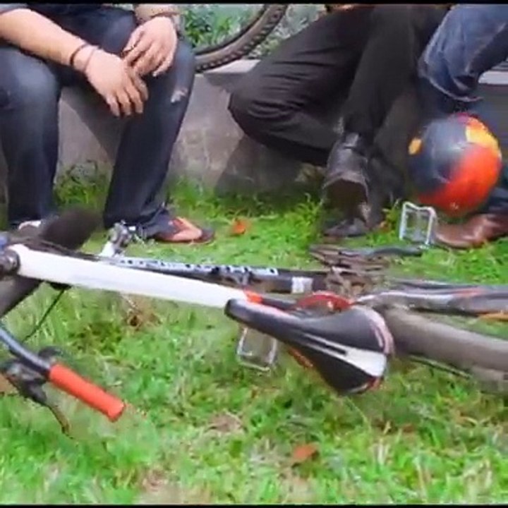 Mere Rashke kamar - new Pakistani version - it's real awesome video