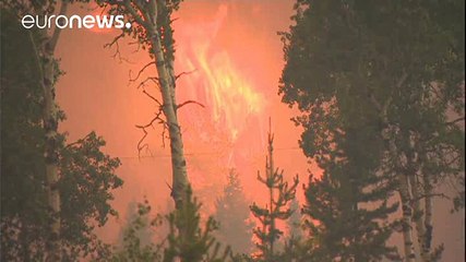 220 incêndios assolam o oeste do Canadá