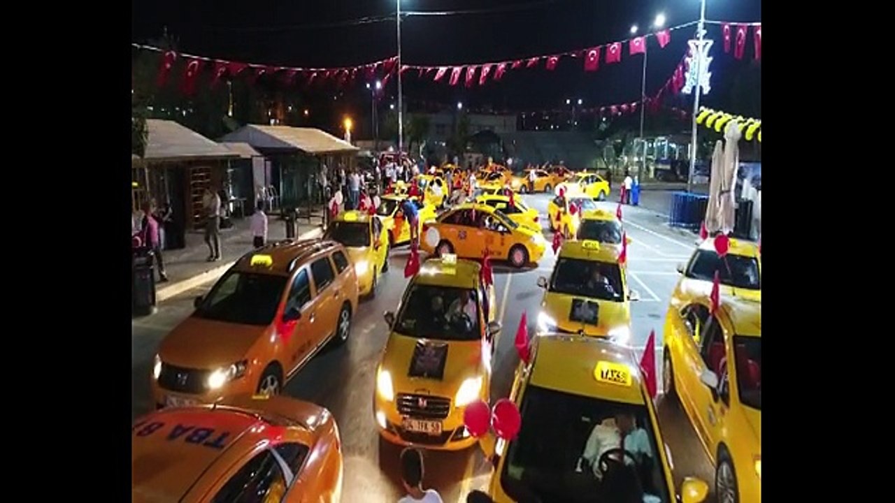 249 taksici, 249 şehidin anısına konvoy oluşturdu