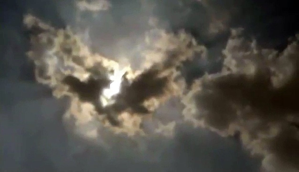 A bond of love between clouds,sunlight and sky. Perfection Video 4