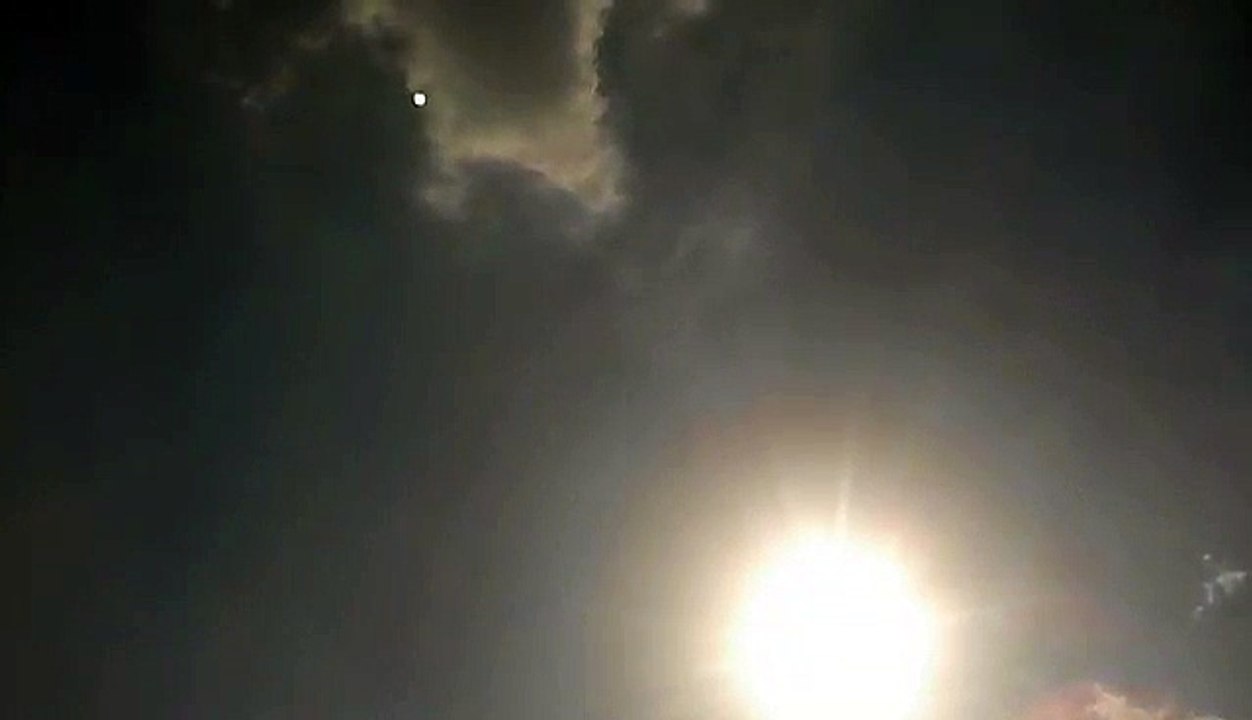 A bond of love between clouds,sunlight and sky. Perfection Video 7