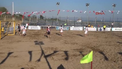 Antalya Manavgat'ta Plaj Futbolu Heyecanı