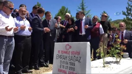 Başbakan Yardımcısı Canikli, 15 Temmuz Şehidi Emrah Sağaz'ın Mezarını Ziyaret Etti