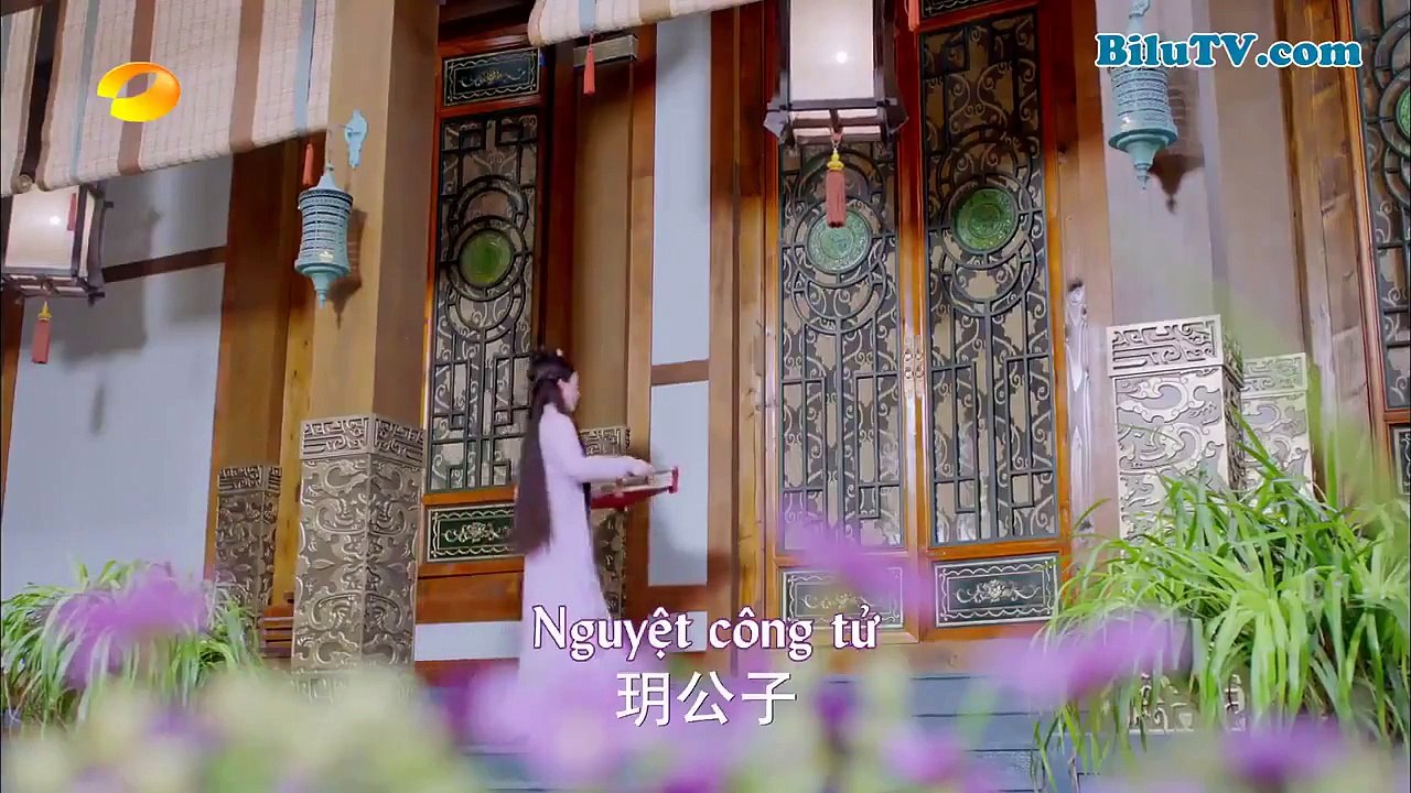 Vũ Văn Nguyệt dạy Tinh Nhi tập võ mà như khiêu vũ