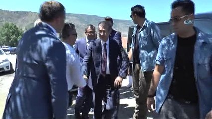 Başbakan Yardımcısı Canikli, 15 Temmuz Şehidi Emrah Sağaz'ın Mezarını Ziyaret Etti