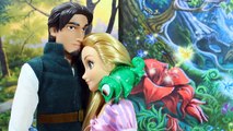 Kula Rapunzel Disney de dibujos animados juegos de secuestro de bebé con las muñecas en ruso