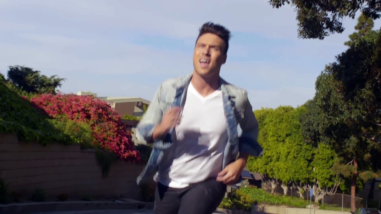 RUNAGROUND - Chase You Down - Official Video Clip