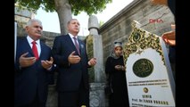 Cumhurbaşkanı ve Başbakan 15 Temmuz Şehitlerinin Mezarlarını Ziyaret Etti
