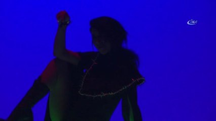 Hande Yener: "Tek Rakibim Thy"